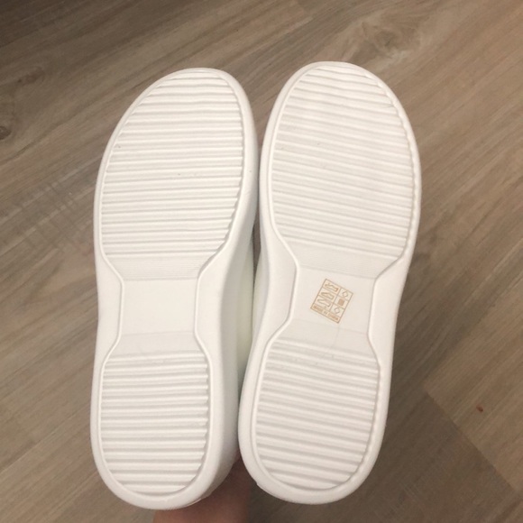 Butterfly white sneakers - Picture 8 of 9